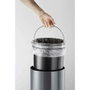 Durable Papelera Redonda con Pedal de 20 Litros en Acero Inoxidable